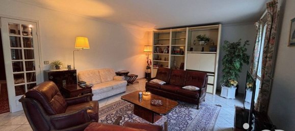 5 bedrooms Villa in Yvelines, France No. 130426 3