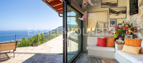 4 bedrooms Villa in Alassio, Italy No. 131285 2