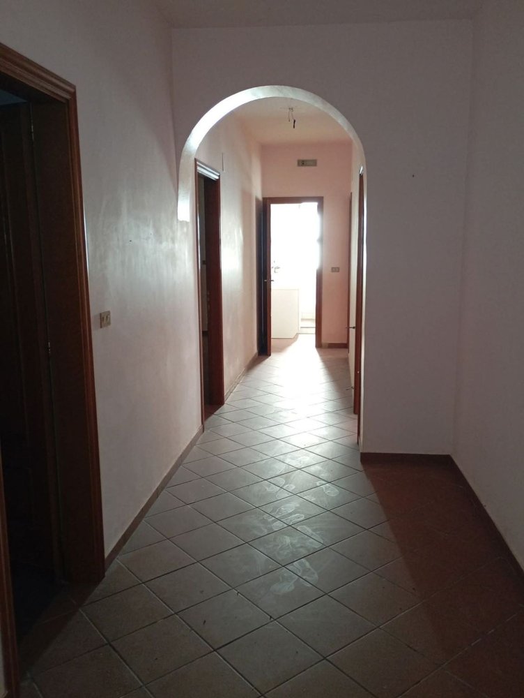 4 غرف نوم شقة في Reggio Calabria, Italy رقم 323812