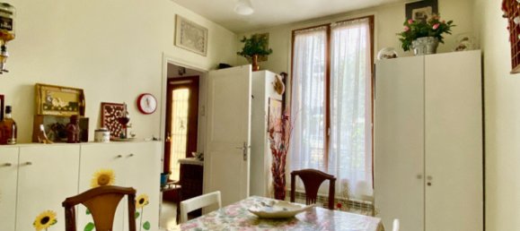 Casa de 3 dormitorios en Bezons, France No. 181809 8