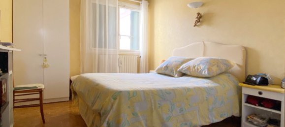 Casa de 3 dormitorios en Bezons, France No. 181809 7