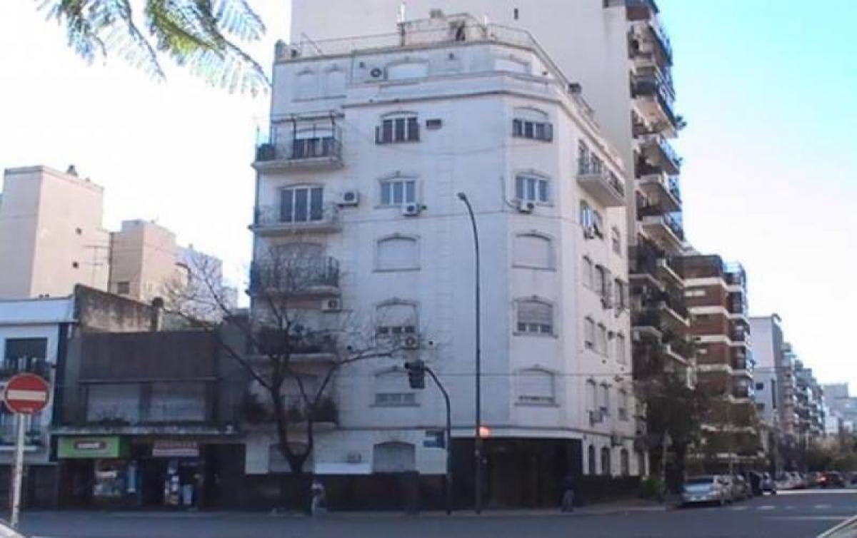 Apartamento de 3 dormitorios en Buenos Aires, Argentina No. 98915