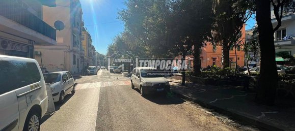 2 bedrooms Apartment in Naples, Italy No. 348680 9