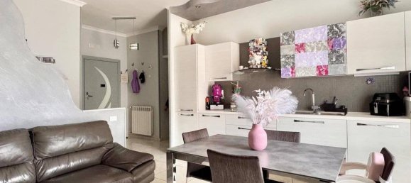 2-Zimmer Wohnung in Naples, Italy, Nr. 35289 3