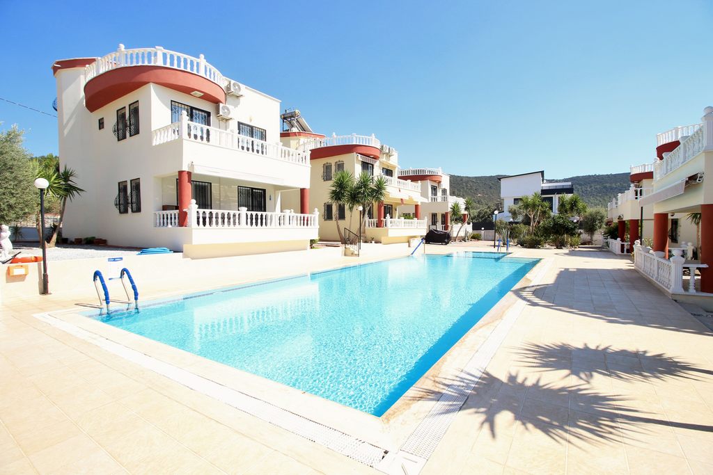 Villa 3+1 in Didim, Turkey No. 27181