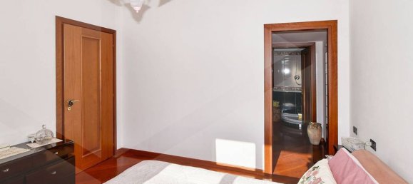 4 Schlafzimmer Villa in Busto Garolfo, Italy, Nr. 23198 10