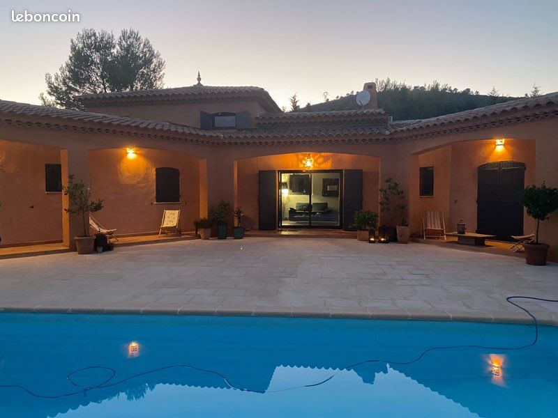 Вилла с 4 спальнями в Сен-Максимен-ла-Сент-Бом, Франция № 321000