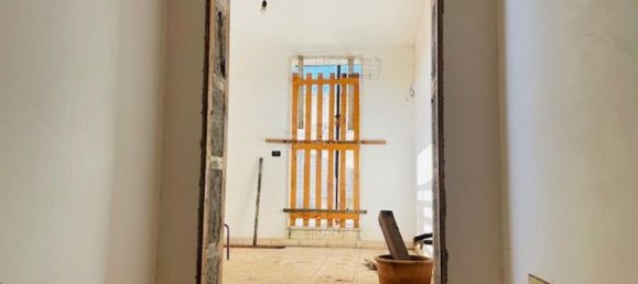 Дом с 5 комнатами в Сан Вито деи Норманни, Италия № 84134 8