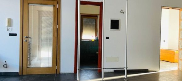 Дом с 5 комнатами в Сан Вито деи Норманни, Италия № 84134 2