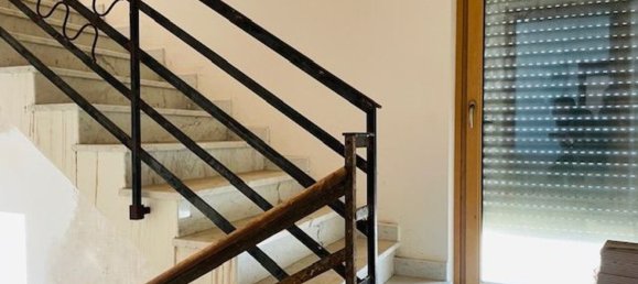 Дом с 5 комнатами в Сан Вито деи Норманни, Италия № 84134 7