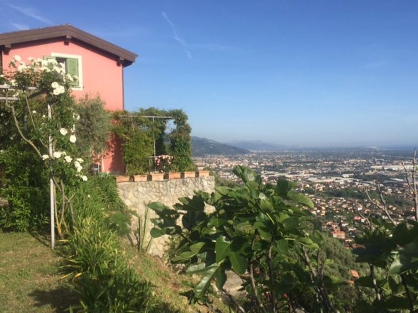 Villa de 6 habitaciónes en Massa, Italy No. 79063