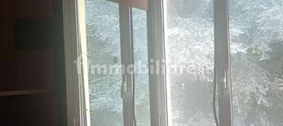 2-salle Appartement à Malnate, Italy No. 5435 6