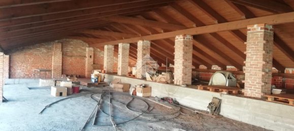 Casa de 5 habitaciónes en Montalenghe, Italy No. 18067 9