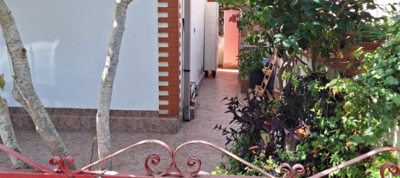 2 bedrooms House in Mascali, Italy No. 266280 3