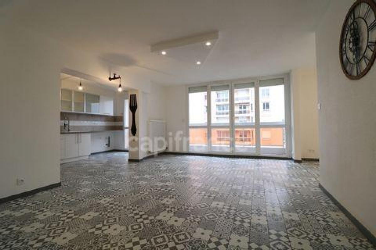 2 bedrooms Condo in Vesoul, France No. 24653