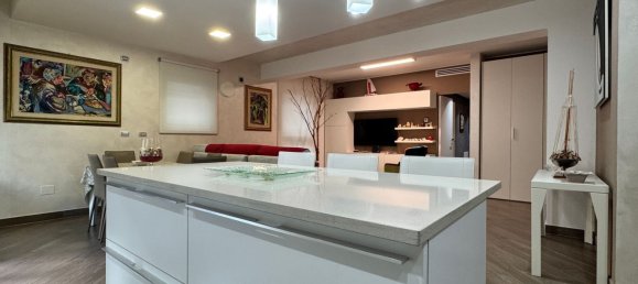 5 bedrooms Apartment in Giulianova, Italy No. 372331 7