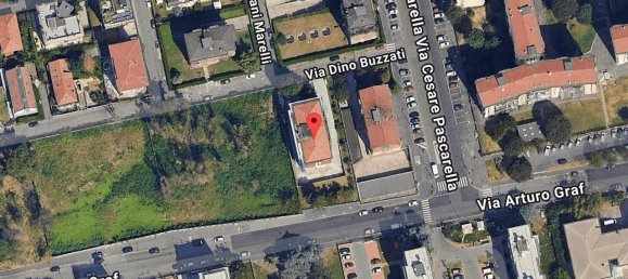 2 bedrooms Apartment in Milan, Italy No. 303170 2