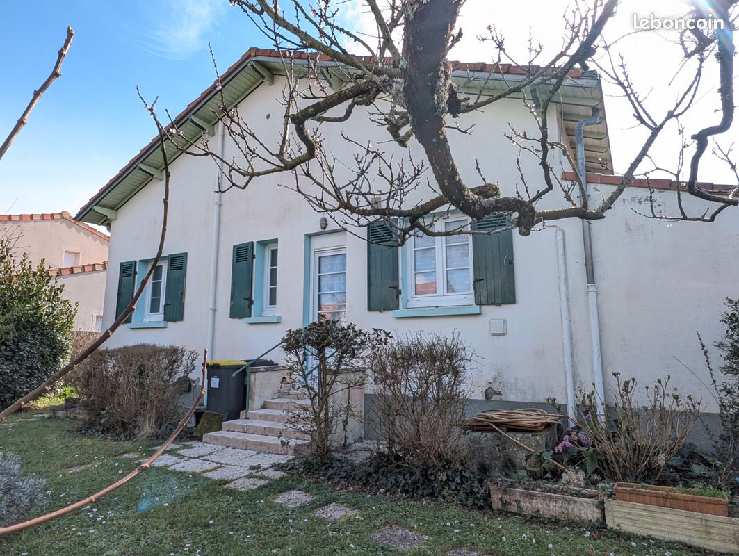 2 bedrooms House in Pornic, France No. 97592