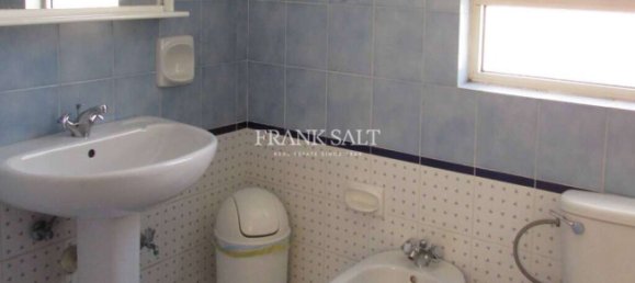 3 bedrooms Penthouse in Saint Julian's, Malta No. 3863 16