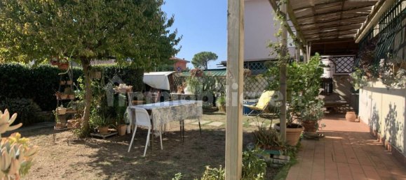 4 bedrooms House in Empoli, Italy No. 64855 9