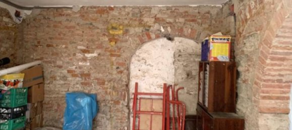 4 bedrooms House in Empoli, Italy No. 64855 25