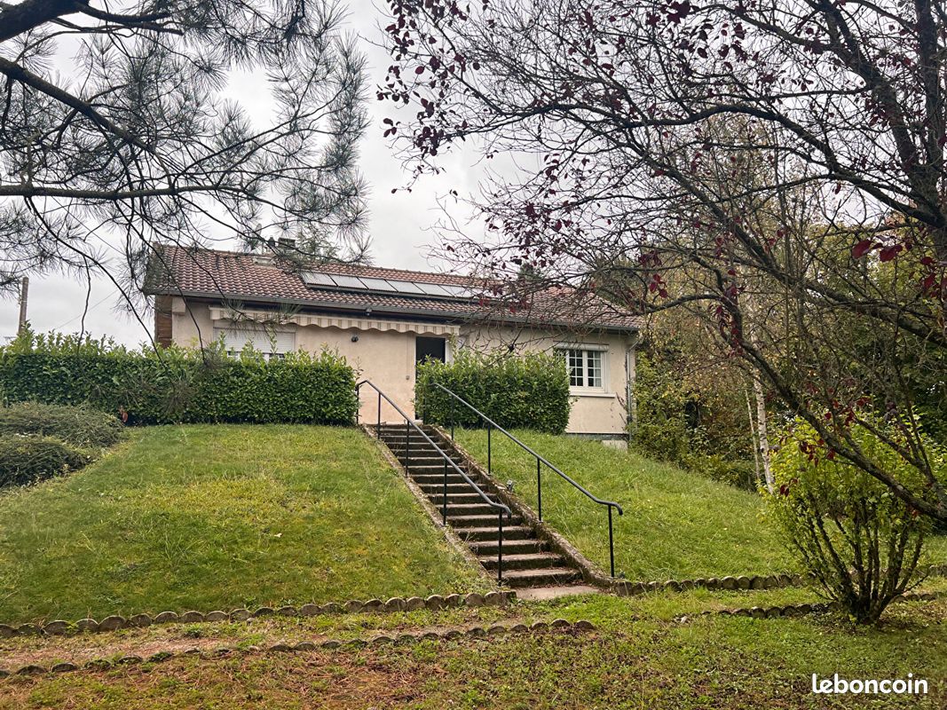 2 bedrooms House in Autun, France No. 339742