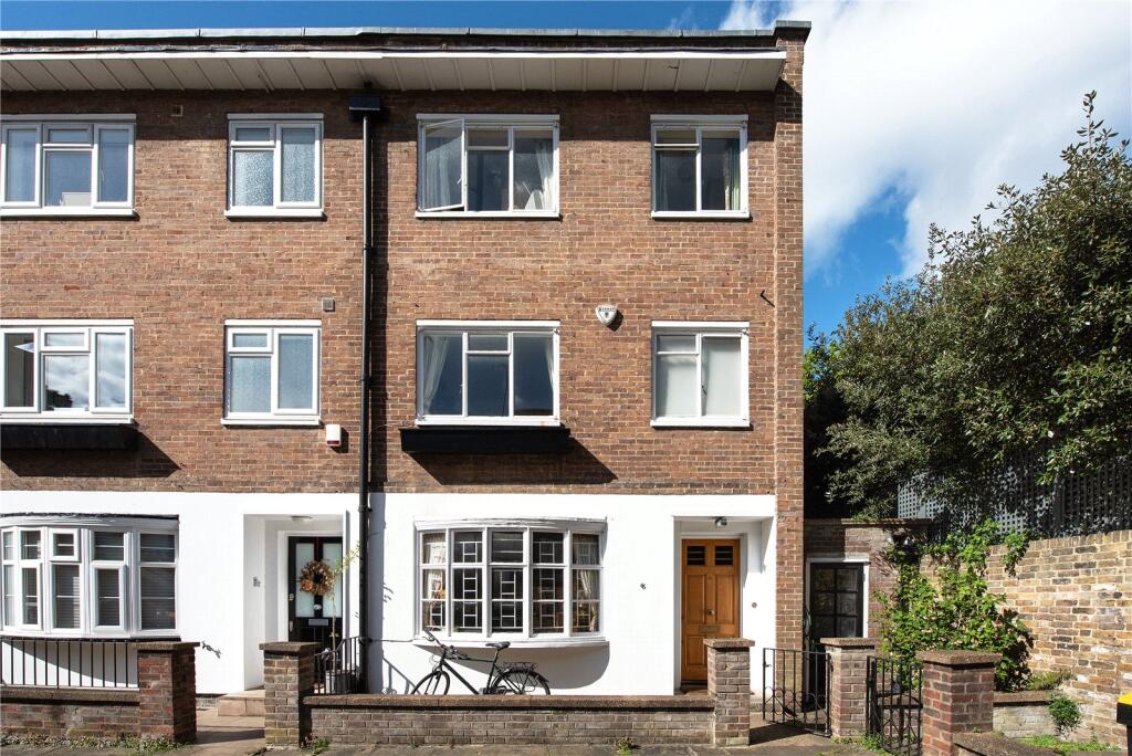 4 bedrooms Commercial property in London, United Kingdom No. 5473