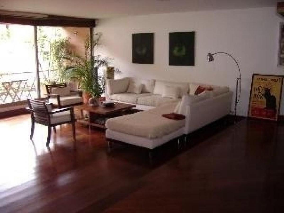 3 bedrooms House in Bogota, Colombia No. 11307