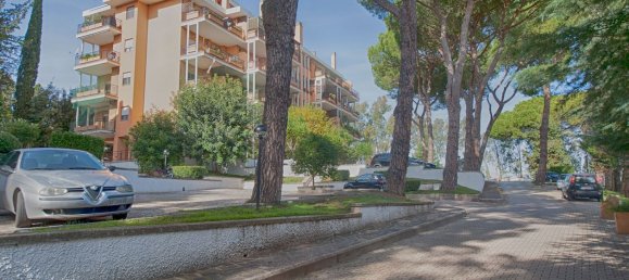 Квартира с 5 комнатами в Рим, Италия № 176023 3