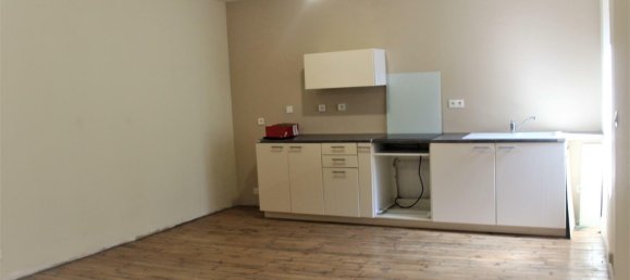 Casa de 3 dormitorios en Puy-de-Dome, France No. 305651 2