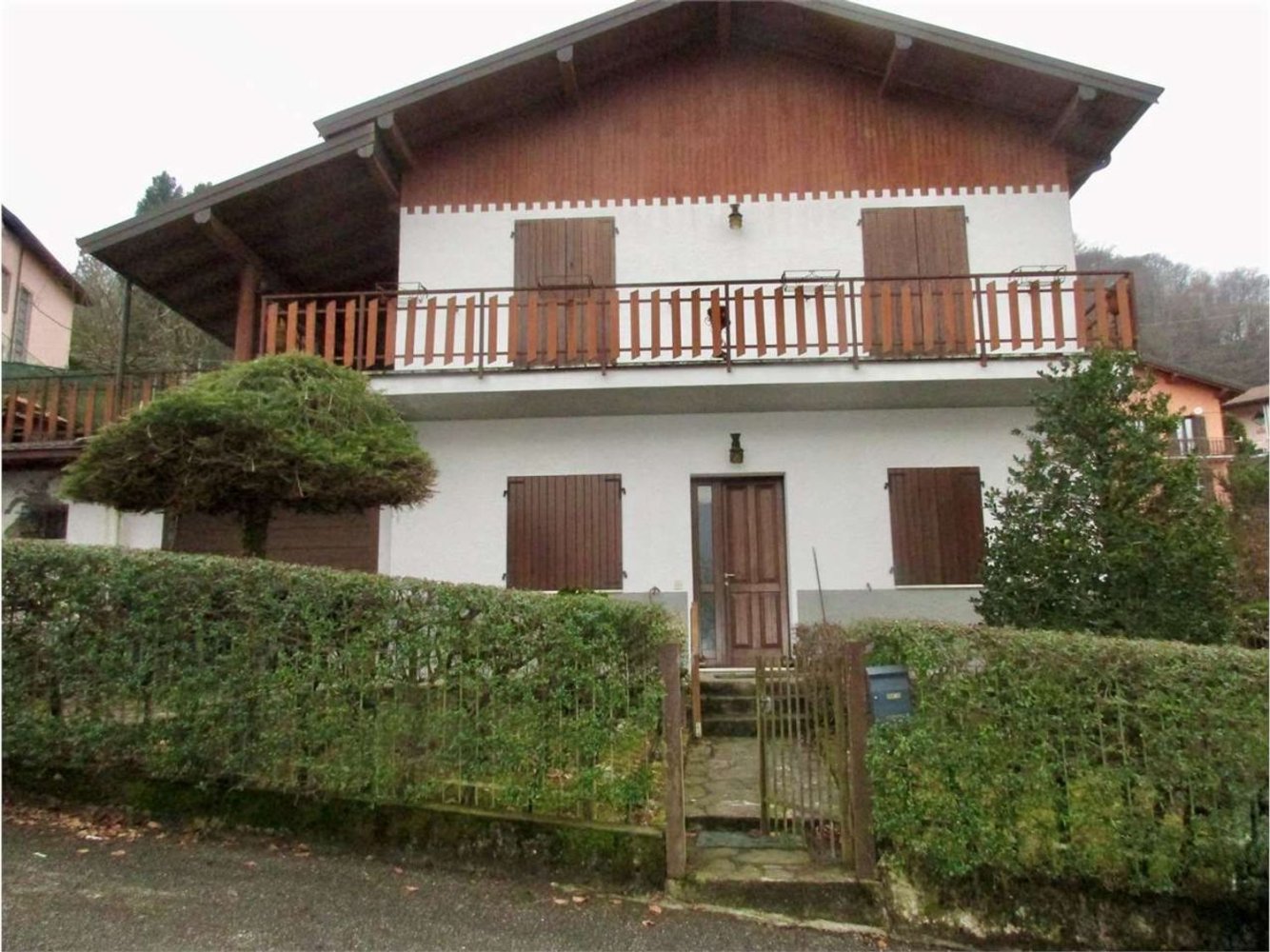4 rooms Villa in Val Brembilla, Italy No. 5473