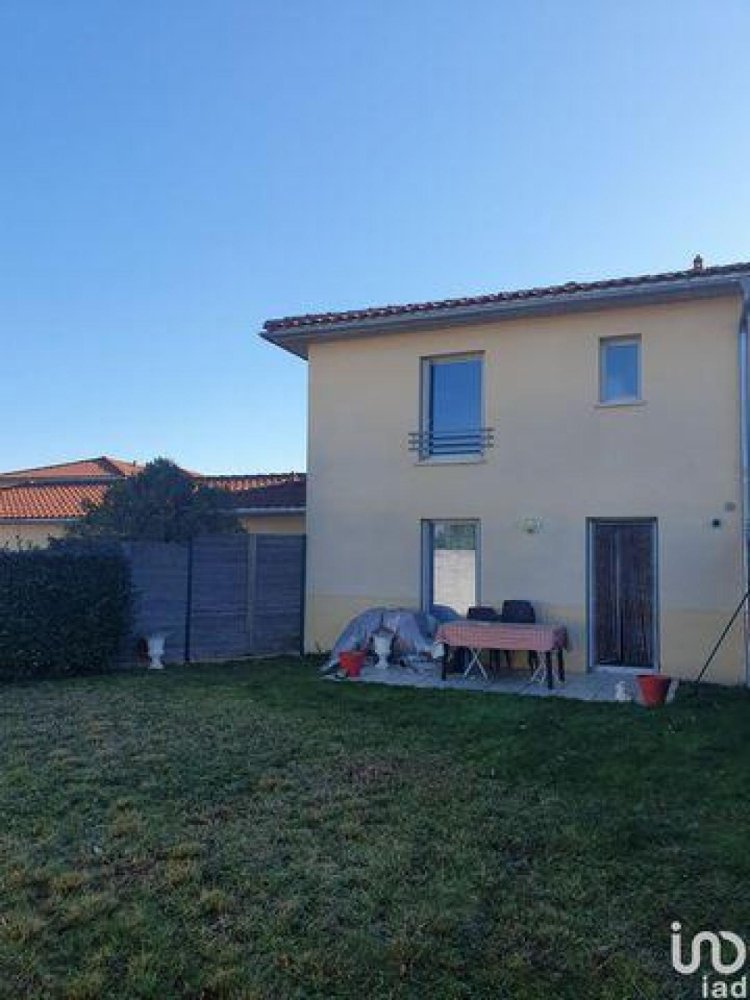 3 bedrooms House in Tarbes, France No. 27868