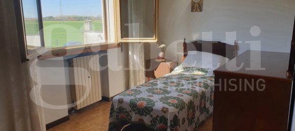 4 bedrooms House in Porto Viro, Italy No. 75317 28