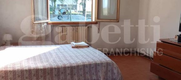 4 bedrooms House in Porto Viro, Italy No. 75317 2