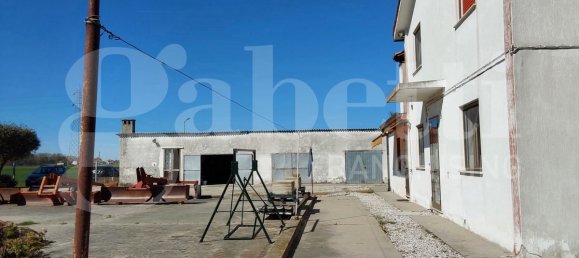 4 bedrooms House in Porto Viro, Italy No. 75317 45