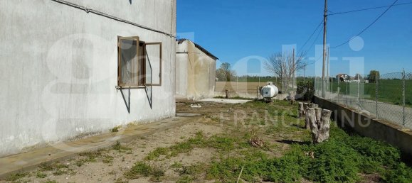 4 bedrooms House in Porto Viro, Italy No. 75317 43