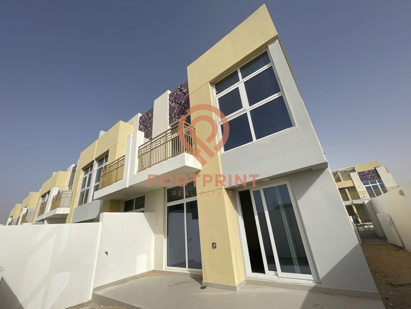 3 bedrooms Villa in Dubai, UAE No. 24591