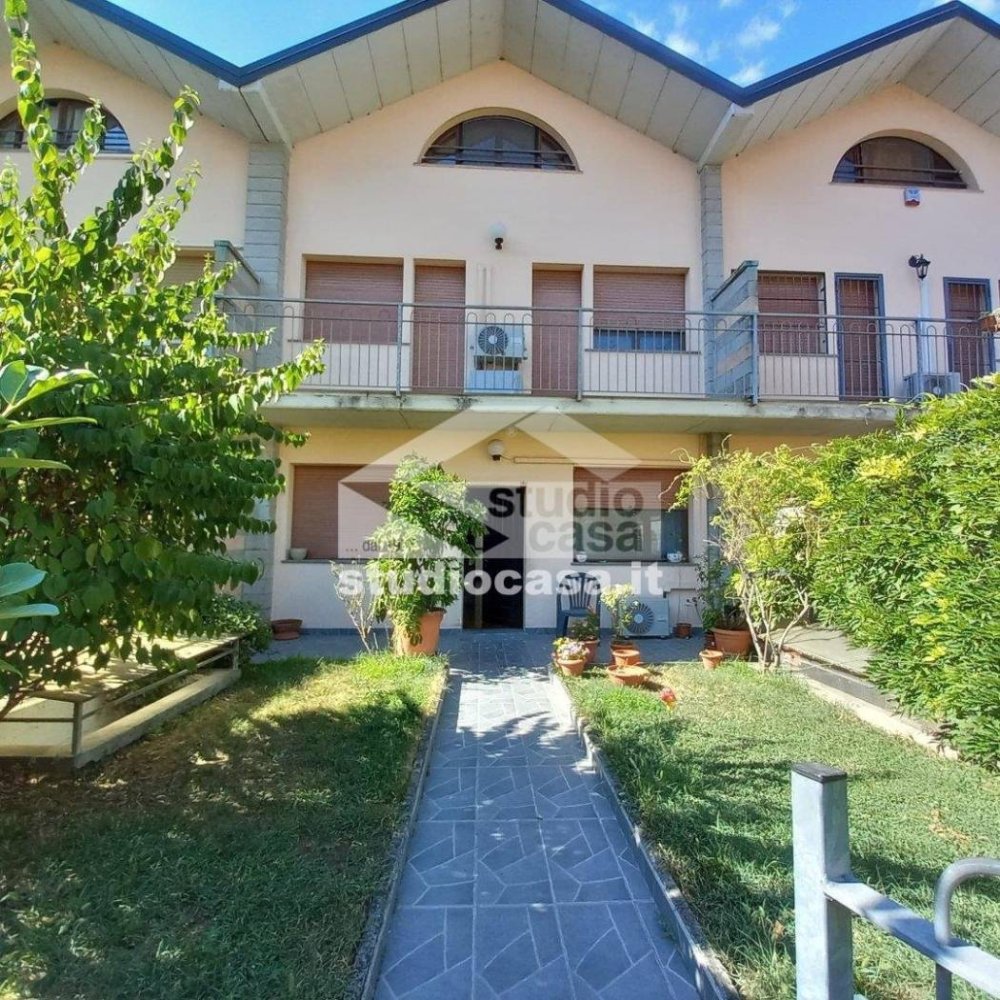 5 chambres Maison à Pandino, Italy No. 285820