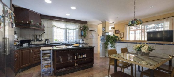 Casa de 4 dormitorios en Málaga, Spain No. 180801 2