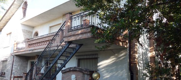 4 bedrooms Villa in Sarzana, Italy No. 251768 5