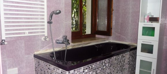 4 bedrooms Villa in Sarzana, Italy No. 251768 25