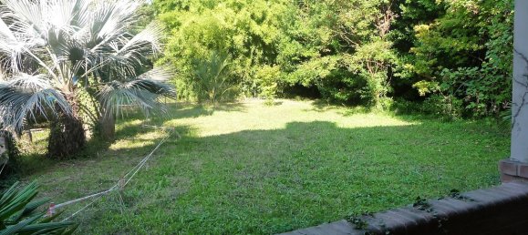 4 bedrooms Villa in Sarzana, Italy No. 251768 8