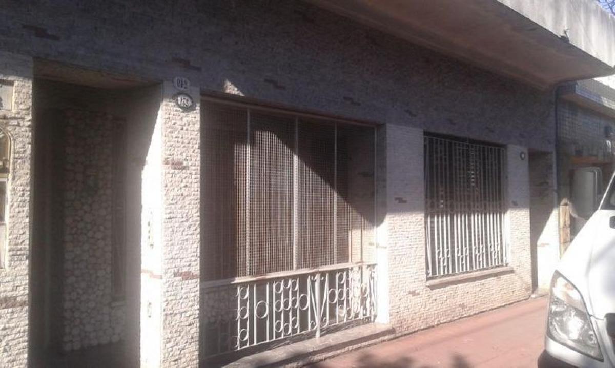 3 bedrooms House in Tres de Febrero, Argentina No. 215