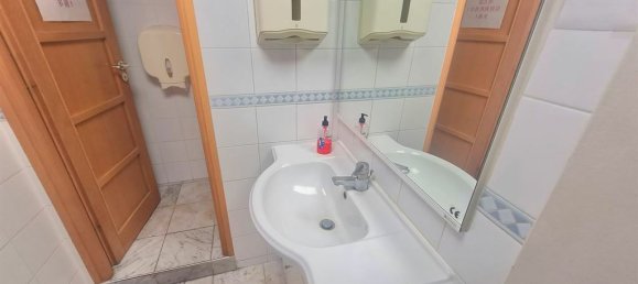 103m² Office in Paris, France No. 151045 2