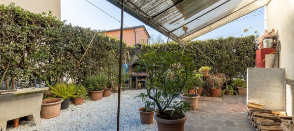 7 rooms House in Lucca, Italy No. 210649 4