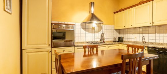 7 rooms House in Lucca, Italy No. 210649 6