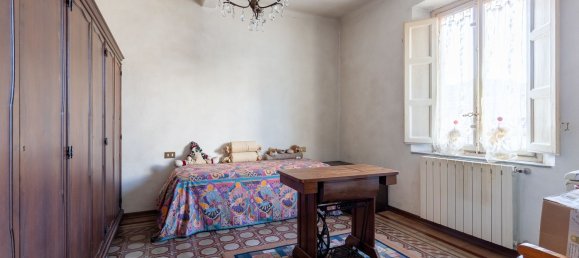 7 rooms House in Lucca, Italy No. 210649 19