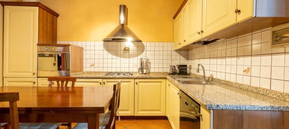 7 rooms House in Lucca, Italy No. 210649 5