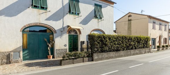 7 rooms House in Lucca, Italy No. 210649 3