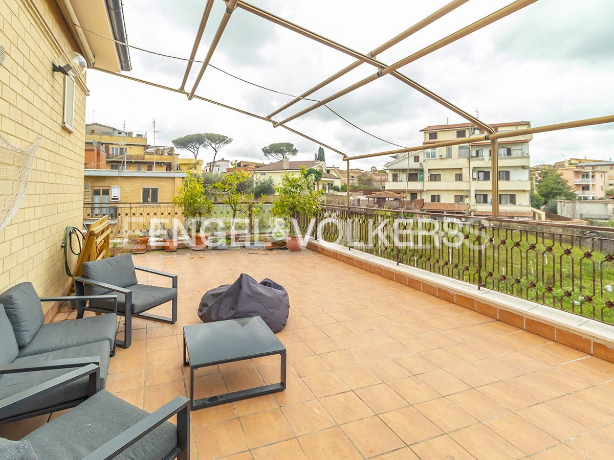 1 bedroom Penthouse in Rome, Italy No. 105148
